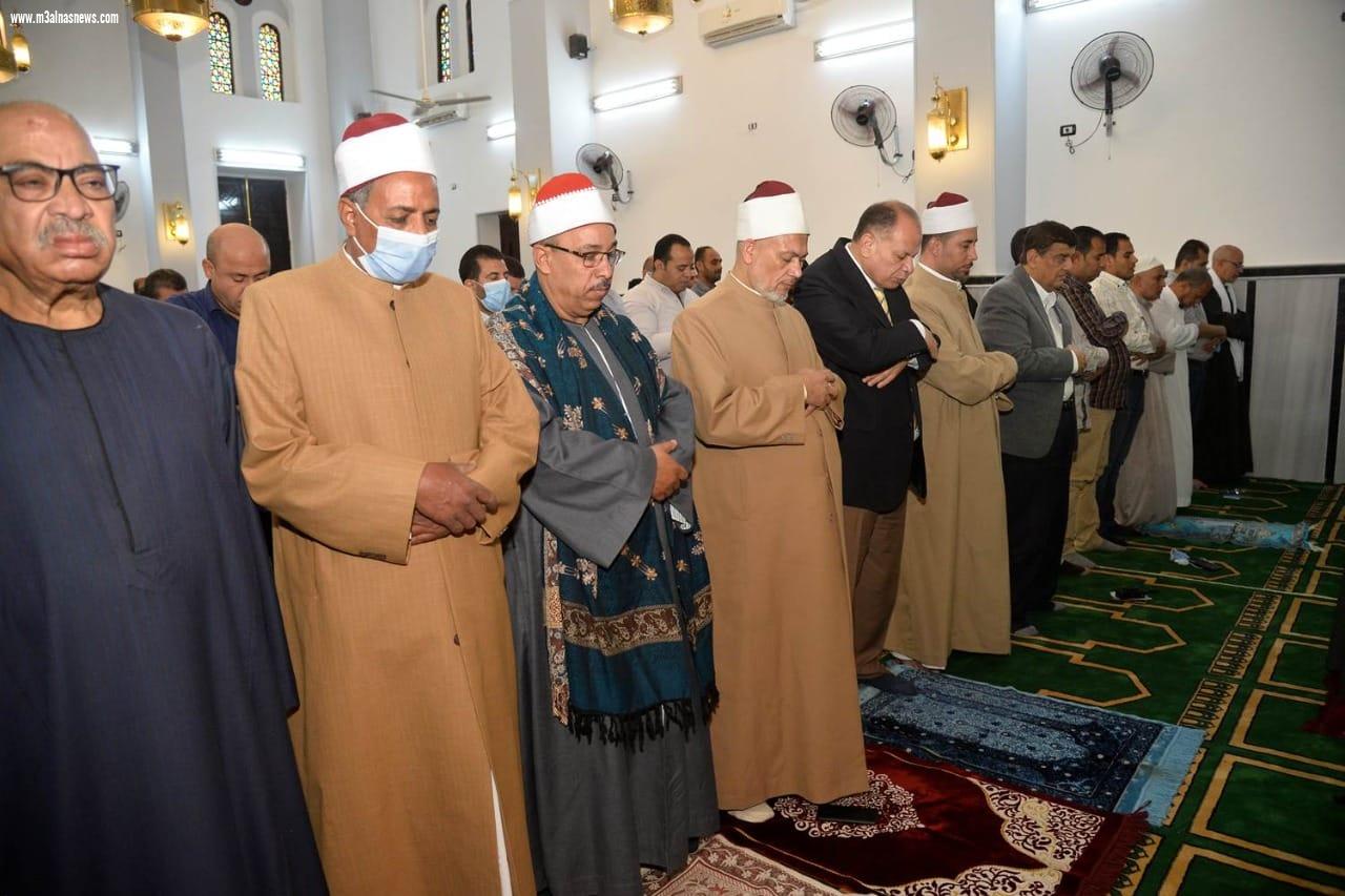 محافظ أسيوط يفتتح مسجد علم الدين الرباطي بمنفلوط بعد تطويره وترميمه ويصلي ظهر الجمعة به