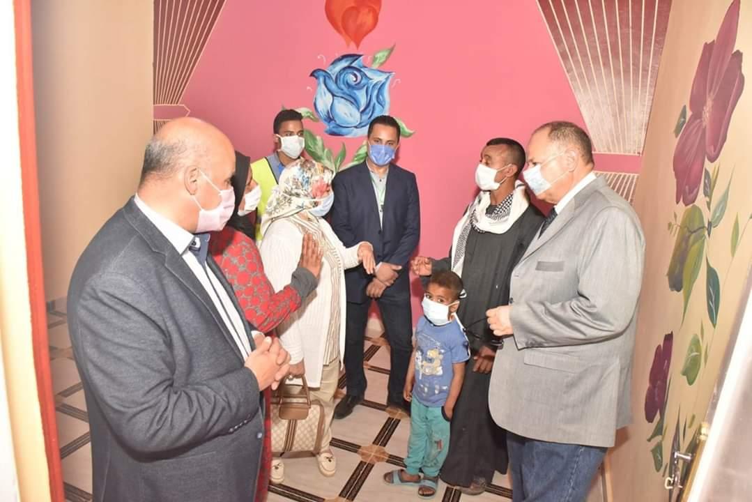 محافظ أسيوط يفتتح المرحلة الأولى من مشروع إعمار المنازل التى  تنفذها الأورمان وتحيا مصر