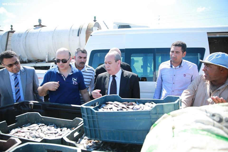 محافظ كفرالشيخ يشدد برفع الإشغالات بسوق بلطيم ومواطن: 