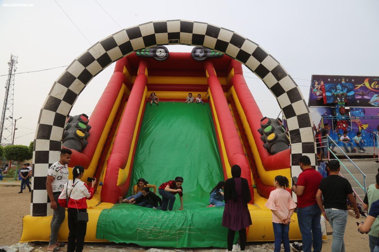 توافد الألاف من أهالي كفر الشيخ على المتنزهات والحدائق  وعلى الرحلات النيلية