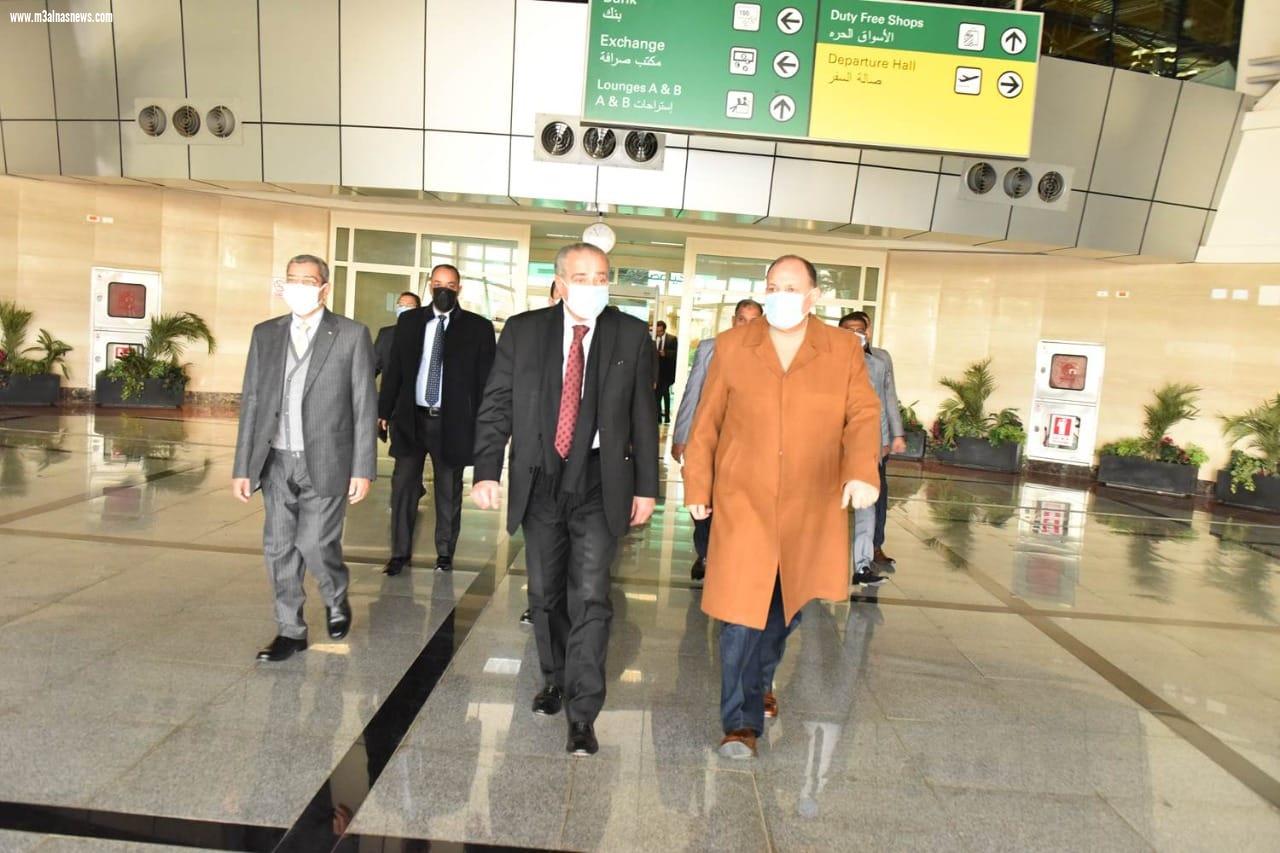 محافظ أسيوط يستقبل وزير التموين خلال زيارته للمحافظة لتفقد وافتتاح عدد من المشروعات والمنشآت التموينية
