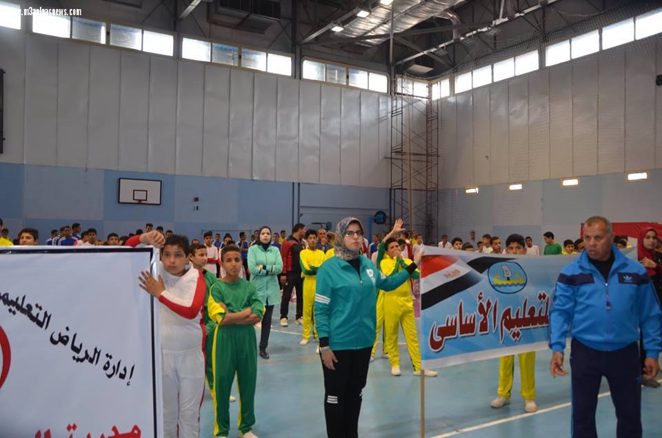 محافظ كفرالشيخ يكرم المتميزين دولياً من أبناء المحافظة ويشهد تقييم العروض الرياضية بمدارس التربية والتعليم