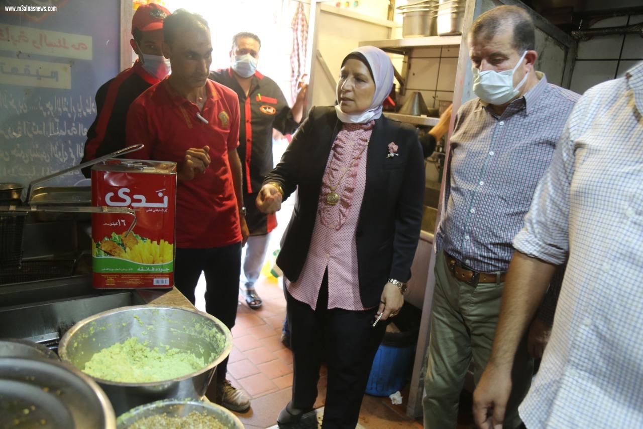 ماضى ومبروك ...  يقودان حملة على الأسواق وتحرير ٤١٢ محضراً متنوعاً بكفر الشيخ