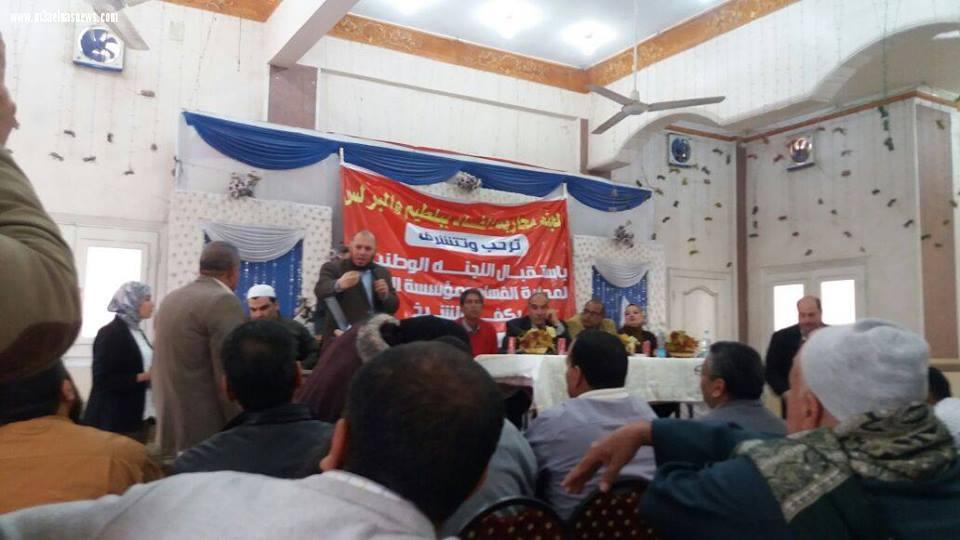 نائب النور وجمعية محاربة الفساد بكفر الشيخ يلتقون مزارعى البرلس لبحث مشكلة مياه الرى 