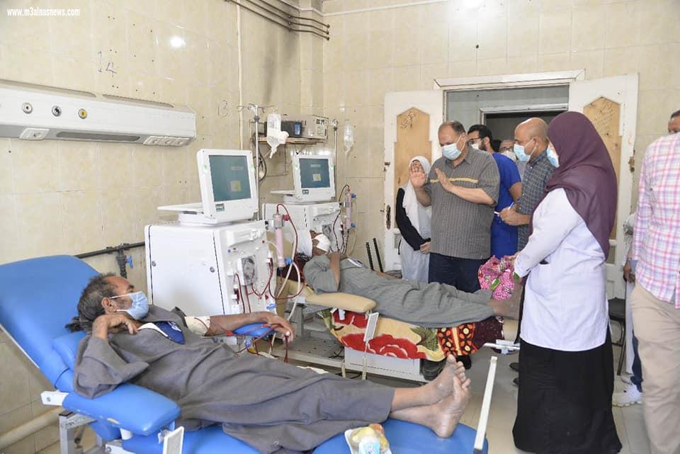 بحضور بعض أعضاء مجلس النواب محافظ أسيوط يتفقد مستشفى أبنوب المركزي تمهيدًا لاحلالها وتجديدها بالكامل لتصبح مستشفى نموذجي لخدمة مركز أبنوب وقراه