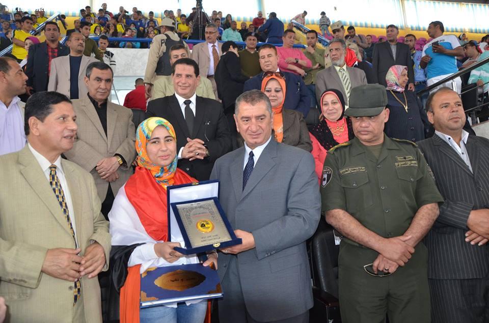 محافظ كفرالشيخ يكرم المتميزين دولياً من أبناء المحافظة ويشهد تقييم العروض الرياضية بمدارس التربية والتعليم