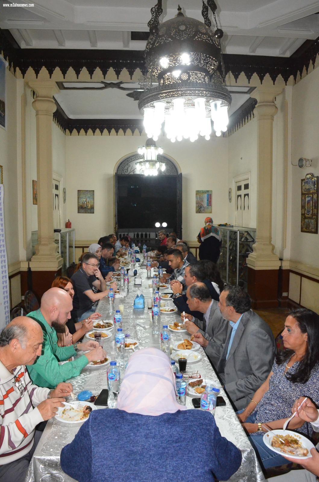 حفل افطار للخريجين بمشاركة روسية
