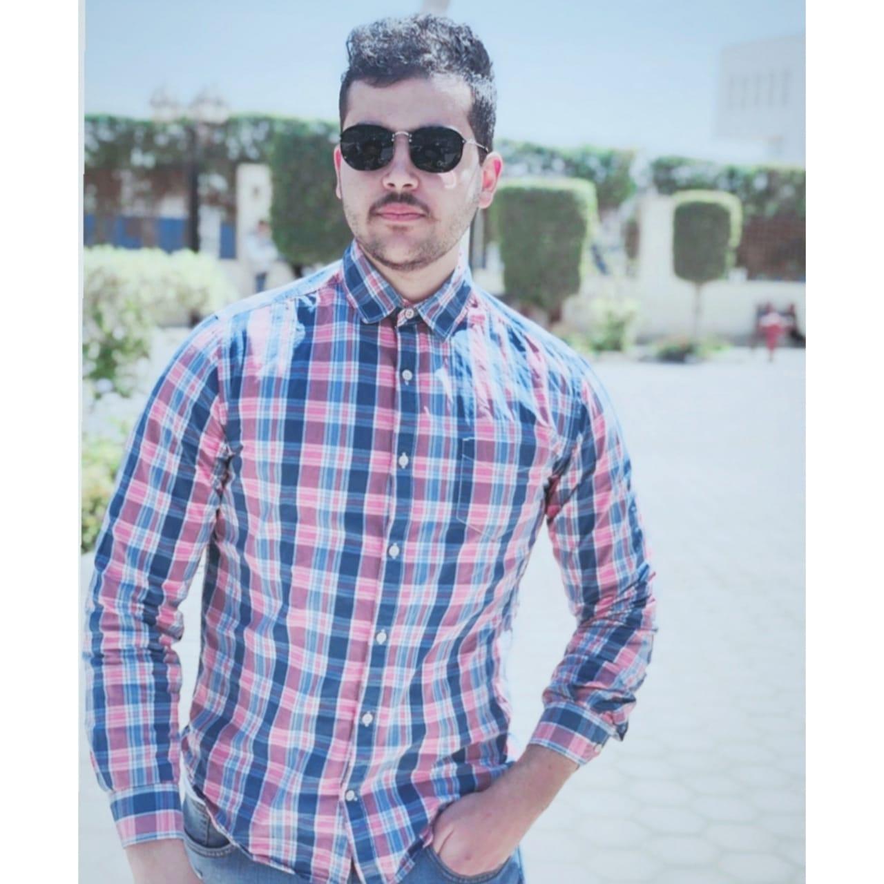 مصطفى عصام يكتب.. عودت عيني على رؤياك