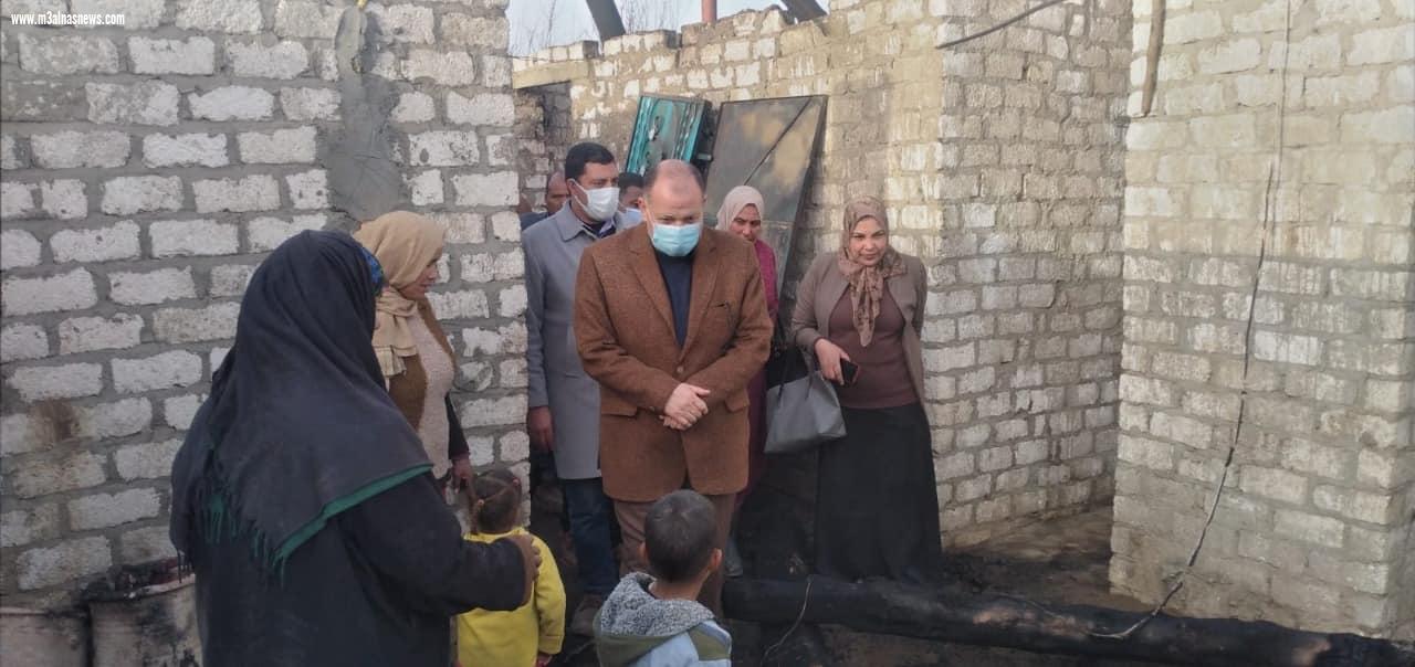 محافظ أسيوط يتفقد أعمال السيطرة على حريق مخزن مواسير بلاستيكية بقرية اللوقا بساحل سليم ويلتقى الاهالى ويوجه بصرف مساعدات عاجلة لهم