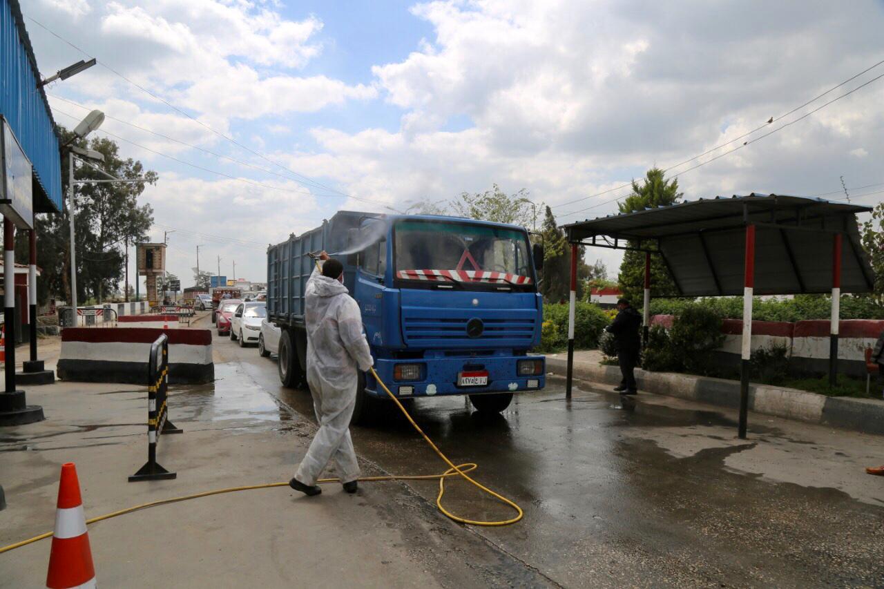 الحماية المدنية بكفرالشيخ تشارك بحملات تطهير وتعقيم شوارع المحافظة