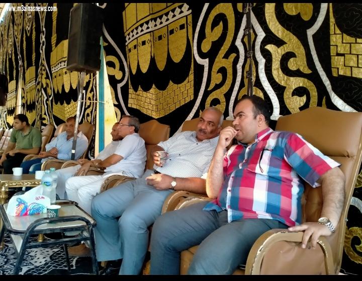 وكيل وزارة الطب البيطرى ونقيب البيطريين ورئيس مع الناس نيوز فى عزاء والدة الدكتور محمود حسن