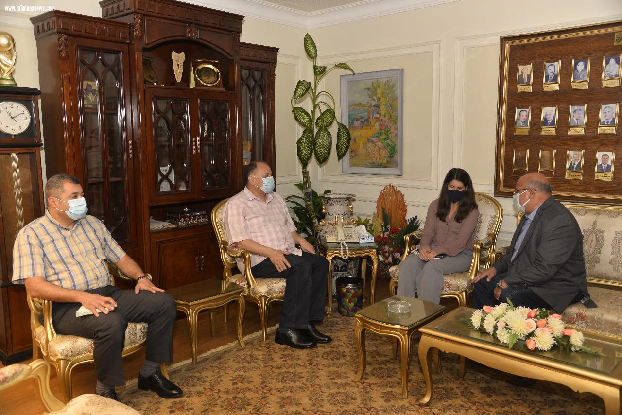 محافظ أسيوط يلتقي مسئولي الوكالة الامريكية للتنمية الدولية لمناقشة الموقف التنفيذي للمشروعات التي تمولها الوكالة في قطاع مياه الشرب والصرف الصحي والدعم الفني للحلول المتكاملة للمياه