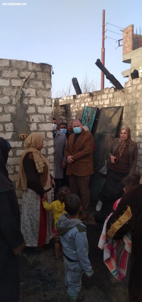 محافظ أسيوط يتفقد أعمال السيطرة على حريق مخزن مواسير بلاستيكية بقرية اللوقا بساحل سليم ويلتقى الاهالى ويوجه بصرف مساعدات عاجلة لهم