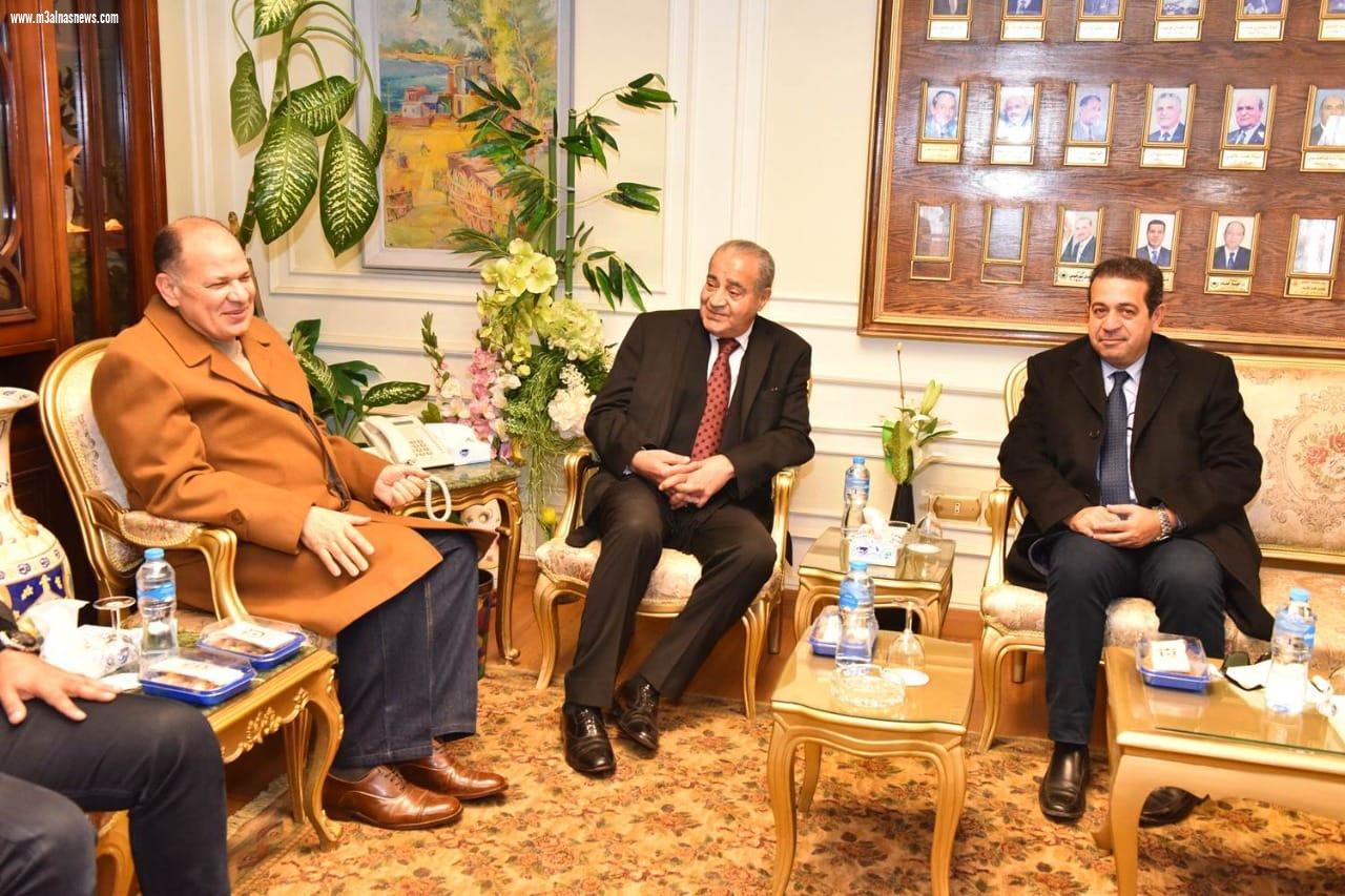 محافظ أسيوط يستقبل وزير التموين خلال زيارته للمحافظة لتفقد وافتتاح عدد من المشروعات والمنشآت التموينية