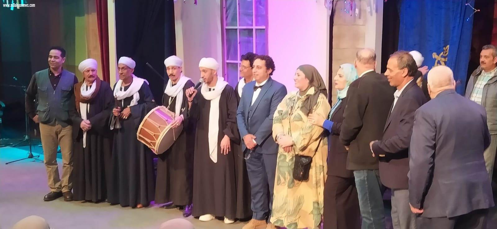 الفنانة القديرة  لبني الشيخ تعيد الحياة لفرقة الموسيقي والالات الشعبية بلافتة كامل العدد