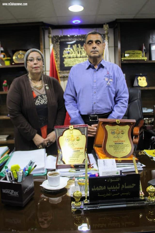 المنظمة المصرية العربية لحقوق الإنسان تكرم رئيس حى المطرية