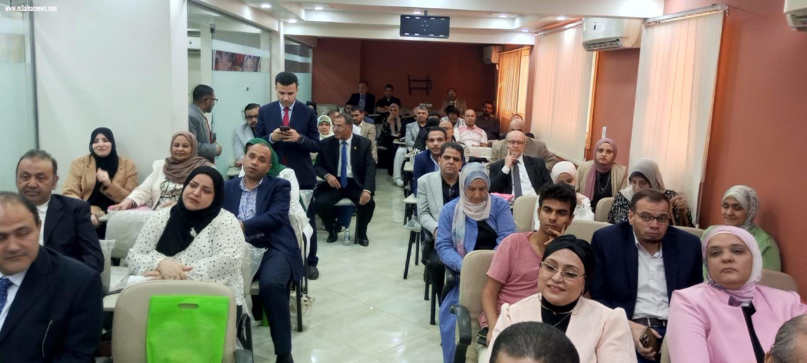 تكريمًا وتتويجًا لمسيرته العلمية...جامعة باشن الأمريكية تمنح الدكتور علي فؤاد مخيمر الدكتوراه الفخرية وتكلفه برئاسة قسم الإعجاز العلمي