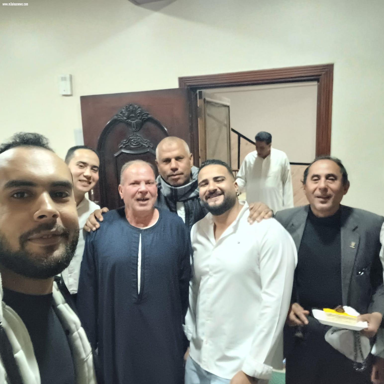 الزميل السيد شحاتة ... يهنئ المهندس احمد فايز يونس بالخطوبة