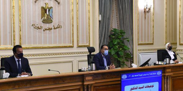مدبولي.. يناشد المواطنين باتخاذ الإجراءات الاحترازية حتى لا نضطر لاتخاذ قرارات صعبة