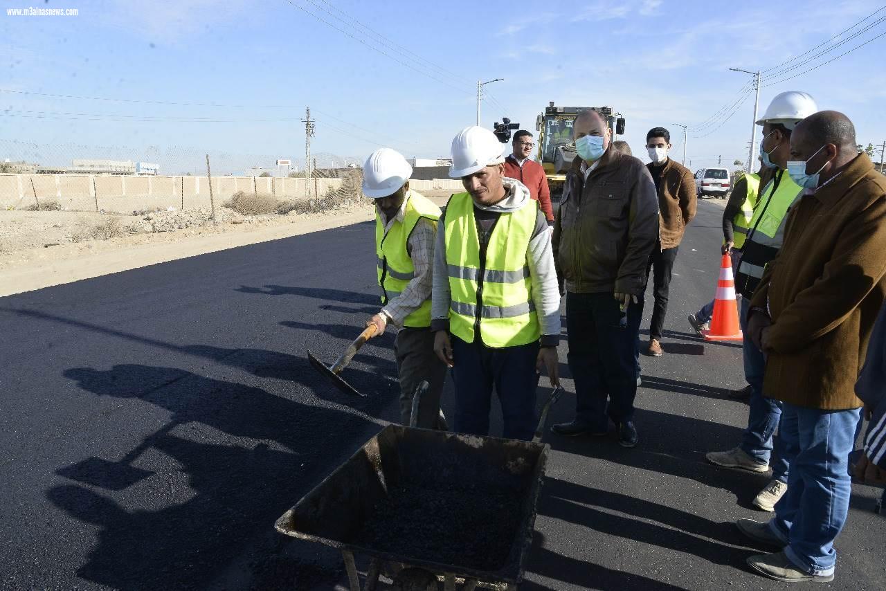 محافظ أسيوط يتفقد أعمال تطوير وإعادة رصف الطريق الصحراوي الغربي وطريق المطار ومدخل مدينة ناصر الجديدة ضمن خطة المحافظة لتطوير الطرق ورفع كفائتها