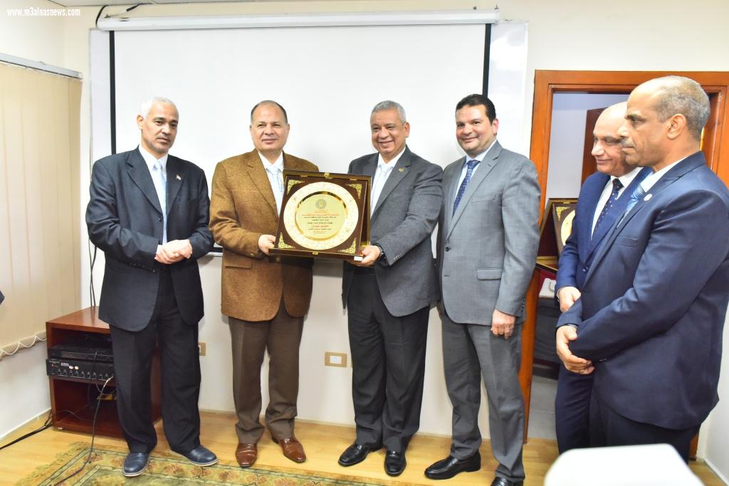 نائب وزير المالية ومحافظ أسيوط يفتتحان أعمال تطوير ورفع كفاءة مبنى المديرية المالية