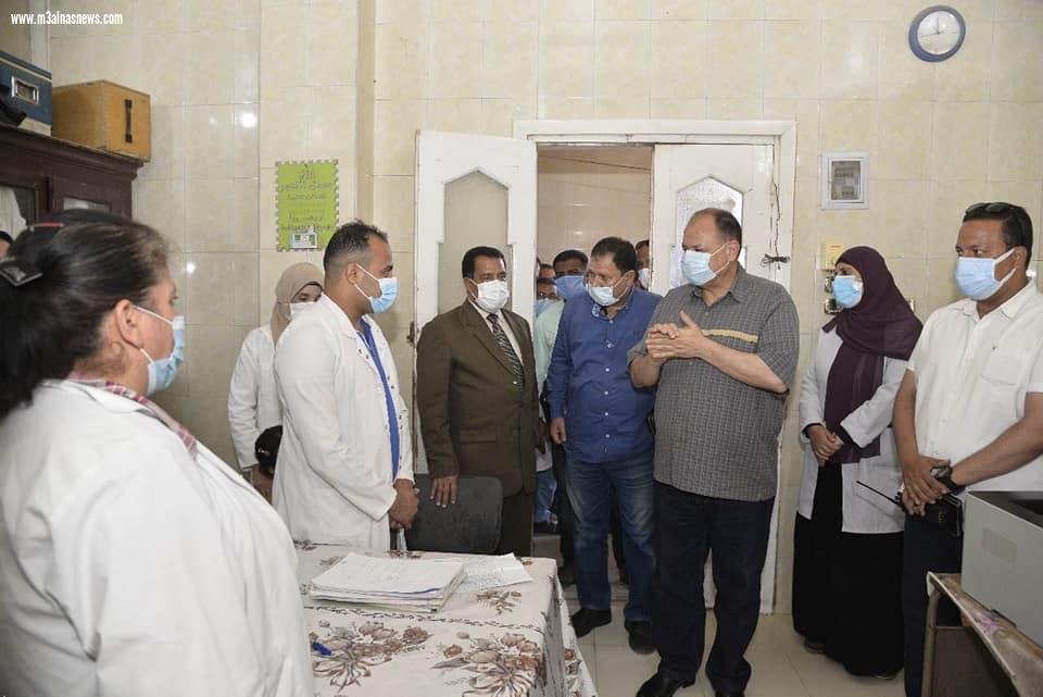 بحضور بعض أعضاء مجلس النواب محافظ أسيوط يتفقد مستشفى أبنوب المركزي تمهيدًا لاحلالها وتجديدها بالكامل لتصبح مستشفى نموذجي لخدمة مركز أبنوب وقراه