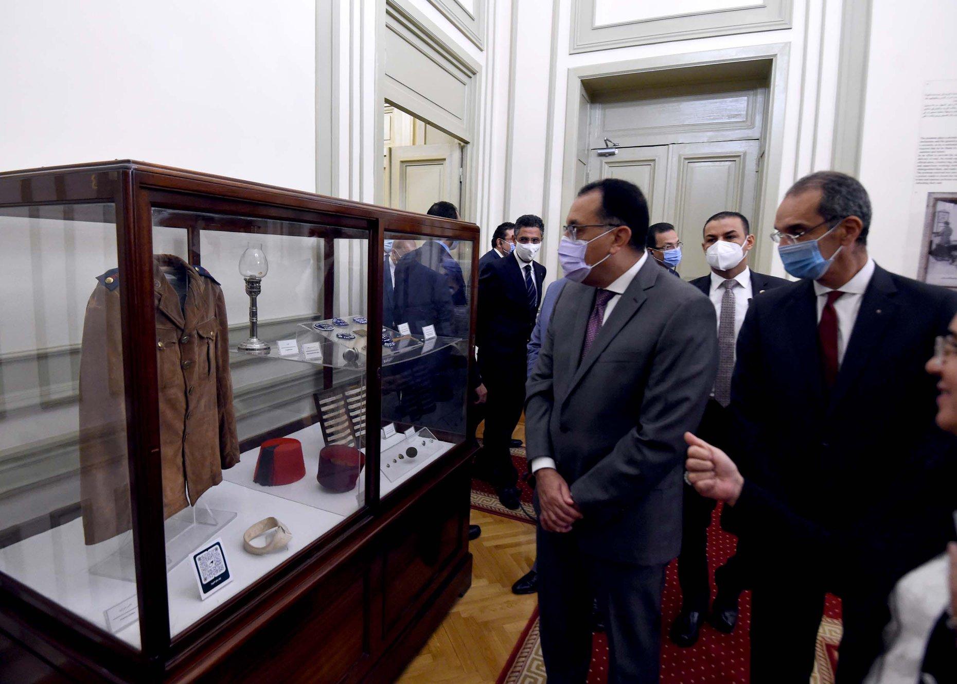 مدبولي..يتفقد أعمال تطوير مبنى متحف البريد المصري التاريخي بالعتبة