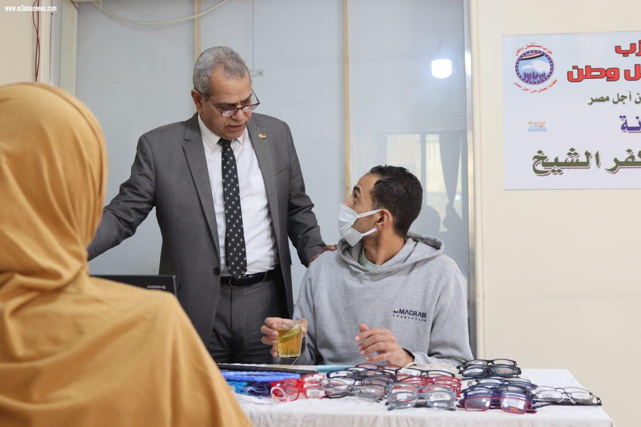مستقبل وطن بكفر الشيخ ينظم قافلة طبية لمرضى العيون وإجراء 67 عملية مجانا