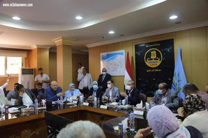 المحافظة تستعد للموجه الرابعة مشيدا بالتعاون مع أعضاء مجلسي النواب والشيوخ في توفير التانكات وأجهزة الأشعة