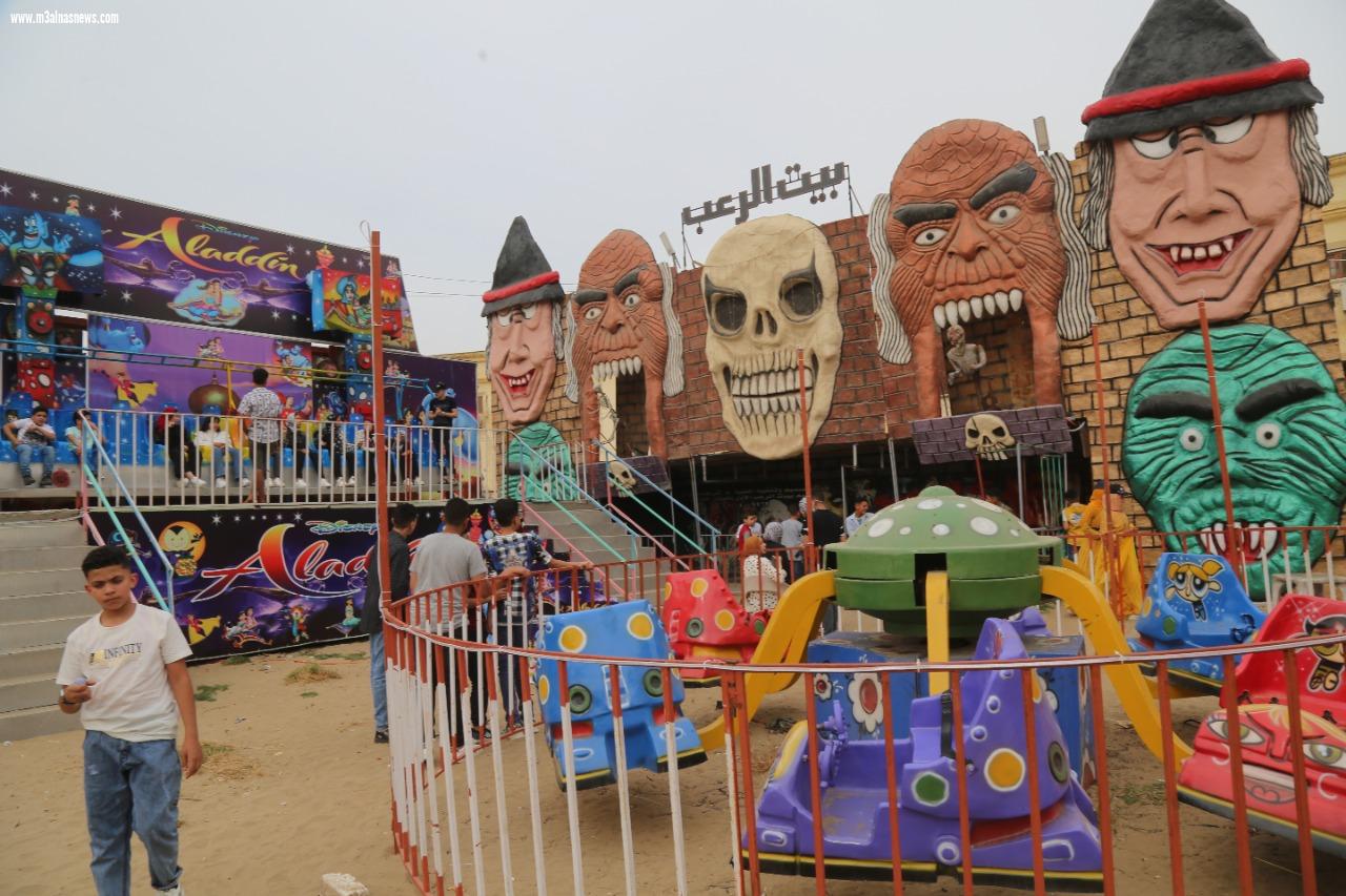 توافد الألاف من أهالي كفر الشيخ على المتنزهات والحدائق  وعلى الرحلات النيلية