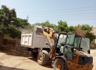 محافظ اسيوط : حملات نظافة مكبرة بمراكز الغنايم والبدارى وساحل سليم ومنفلوط لرفع المخلفات والقمامة من الشوارع والميادين