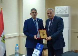 القوى العاملة بالإسماعيلية تكرم ممثلي البريد والبنك الزراعي لجهودهم فى صرف منحة العمالة غير المنتظمة