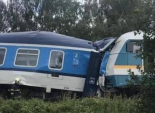 قتل شخصان وأصيب العشرات، في حادث تصادم بين قطارين ببلدة ميلافتشي غربي تشيكيا