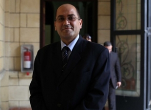 نائب يطالب بحد أقصي لاحتساب مصاريف المدارس الخاصة والدولية والجامعات بقيمة تعادل 12 جنيه للدولار