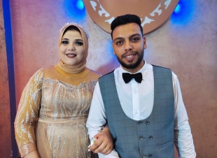 خطوبة سعيدة