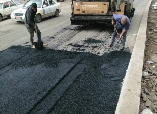  محافظ كفرالشيخ يوجه باستمرار أعمال الرصف بمراكز ومدن المحافظة