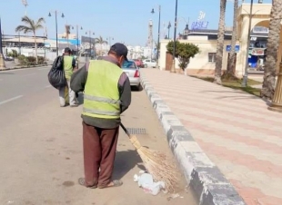 بورسعيد :أعمال نظافة وكنس ورفع قمامة ومخلفات بنطاق حى المناخ